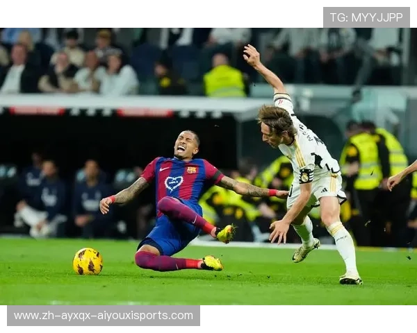 西甲联盟与球员工会对簿公堂起因竟是球员静立抗议海外办赛